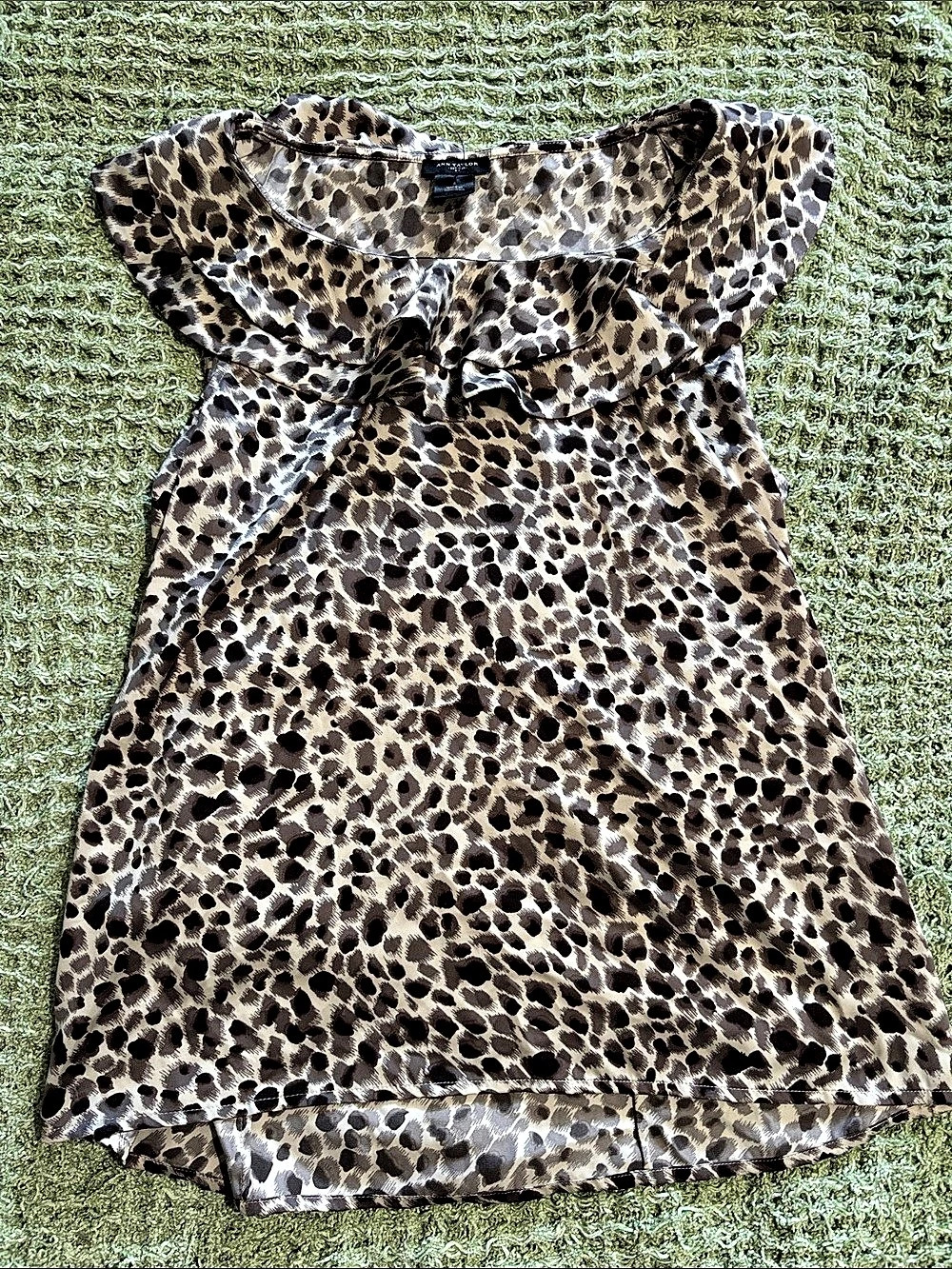 Ann Taylor Y2K Leopard Print Ruffle Top
